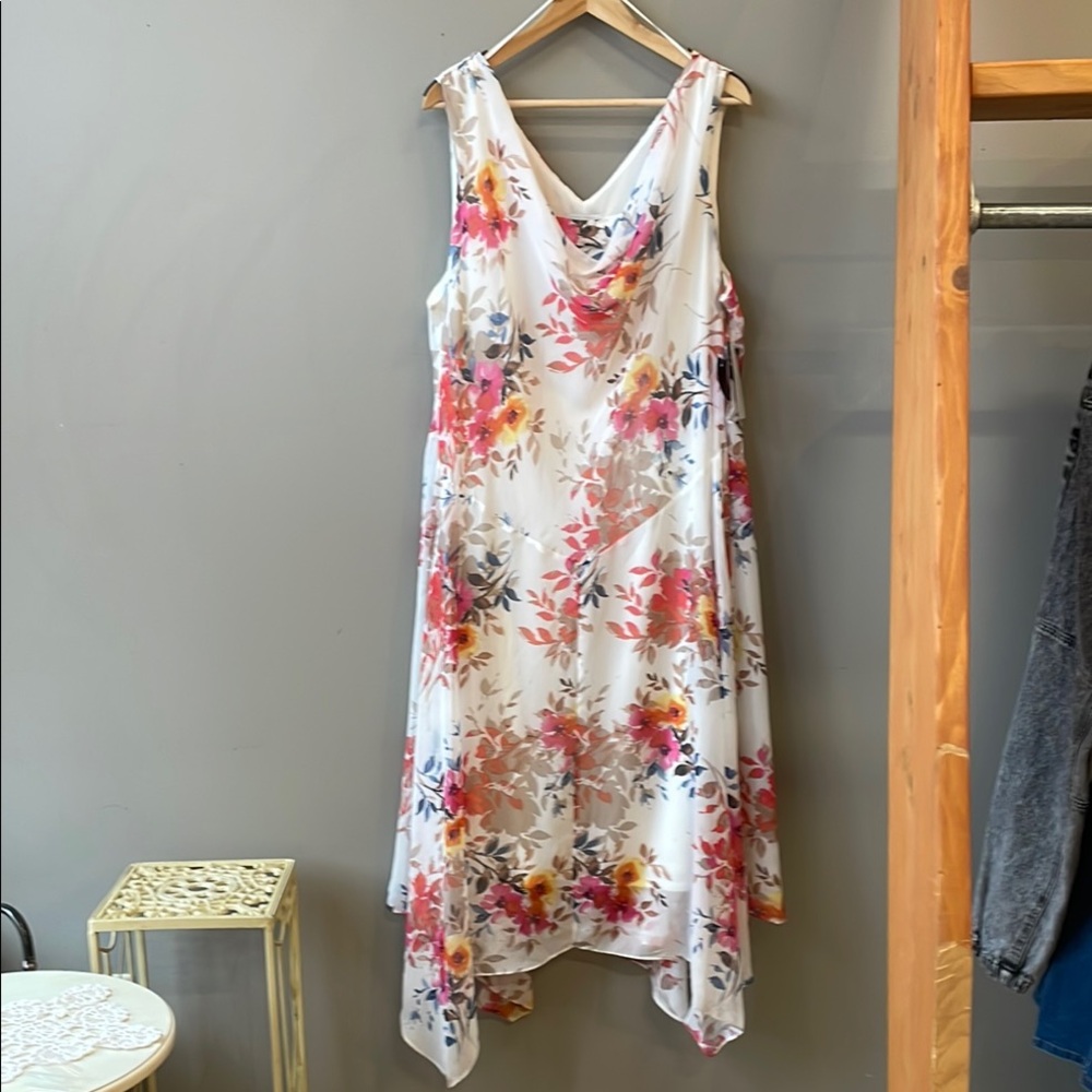 Signature by Robbie Bee Floral Sleeveless Dress - White and Pink, 24W